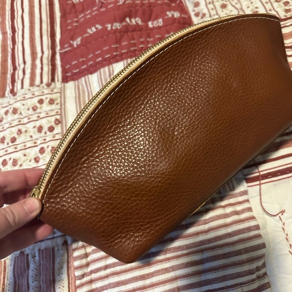 New! AP Portland Leather Goods- Total Eclipse makeup bag, pebbled leather. - Picture 2 of 6